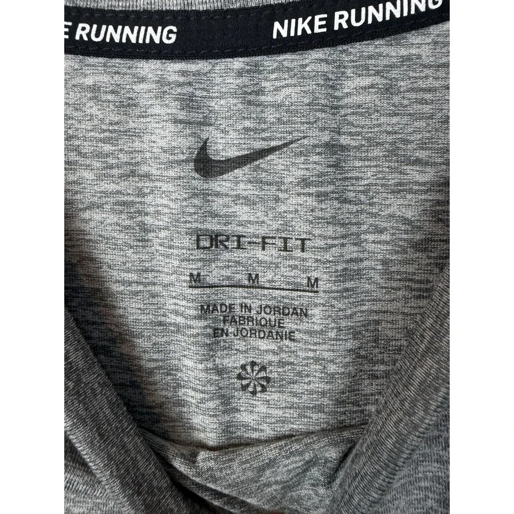Nike Running Shirt Mens Medium Gray Dri-FIT Long Sleeve Athletic Tee Top Mens